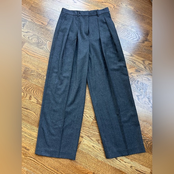 Theory Double Pleat Pant Sleek Virgin Wool Flannel Charcoal Gray Size 4 Wide Leg - Picture 2 of 11
